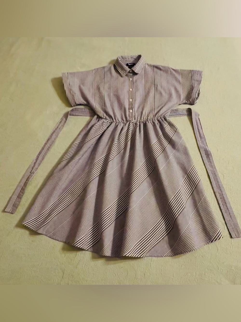 DKNY grey/white striped button front mini dress, sz 6 barely used